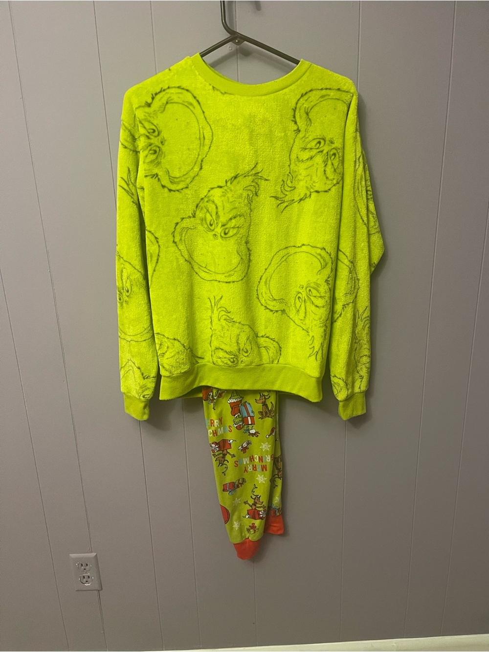 Women’s Plush Grinch Cozy Pullover - Neon Yellow